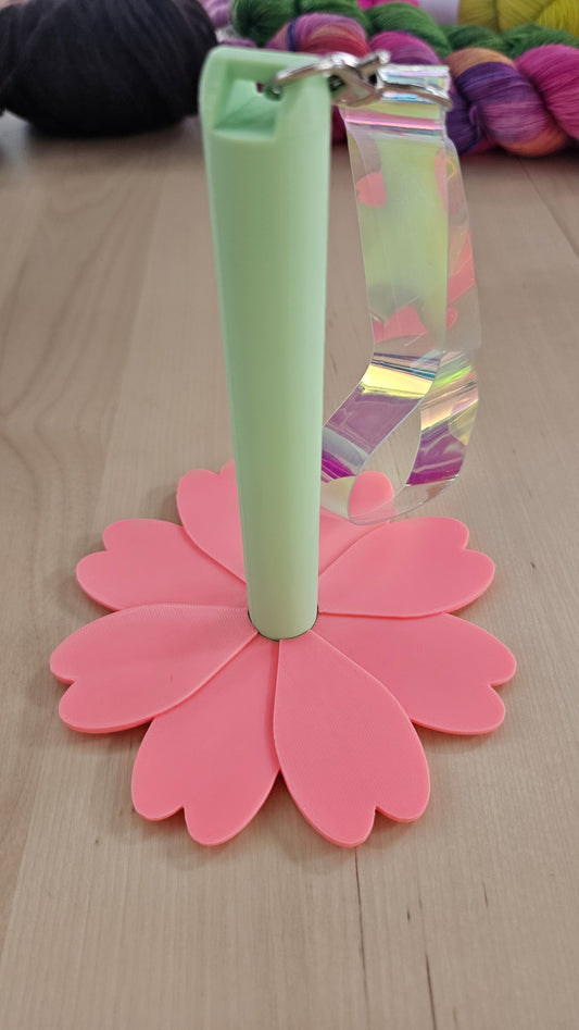Flower Yarn Minder