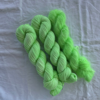 Green Stocking for Rainbows Sweater Kit